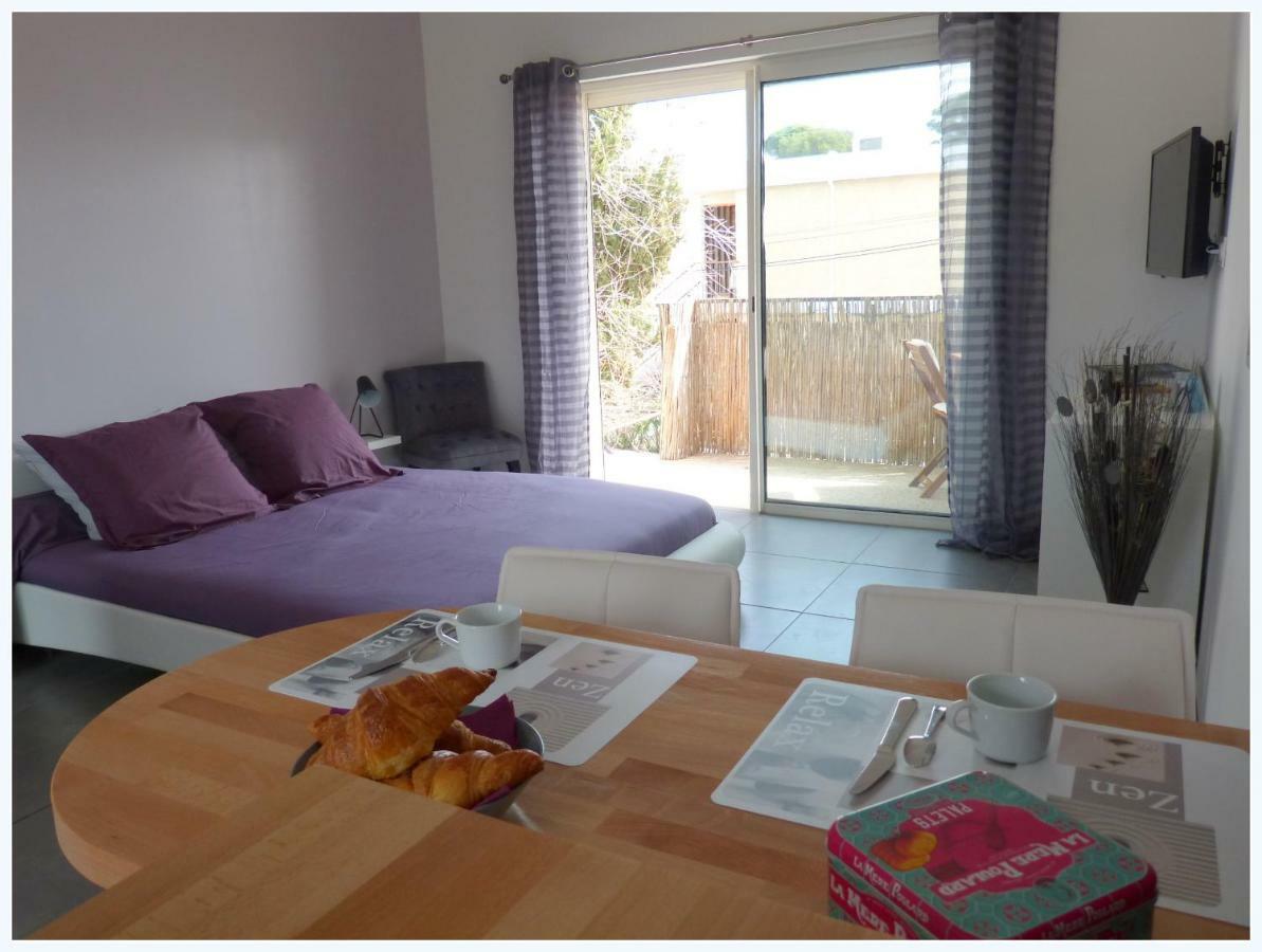 Plage A 400 M Studio Tout Confort Terrasse Clim Parking Hyères Eksteriør billede