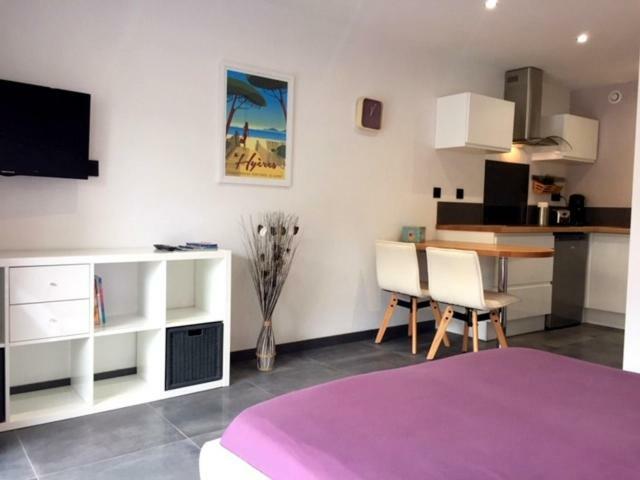 Plage A 400 M Studio Tout Confort Terrasse Clim Parking Hyères Eksteriør billede